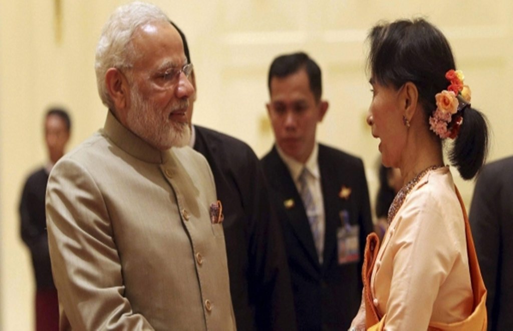 आंग सान सू की से मिलते प्रधानमंत्री नरेंद्र मोदी। फाइल फोटो। आंग सान सू की से मिलते प्रधानमंत्री नरेंद्र मोदी। फाइल फोटो।