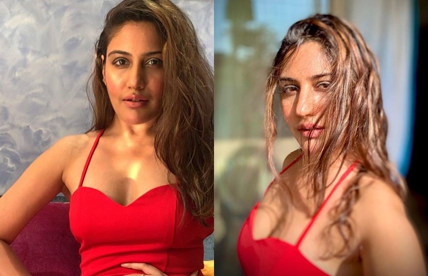 Taarak Mehta Ka Ooltah Chashma: सुरभि चंदना (Surbhi Chandna) आज टीवी इंडस्ट्री का जाना-माना नाम हैं। वह इन दिनों इश्कबाज (Ishqbaaz) और नागिन (Naagin 4) जैसे सीरियल्स में अपनी अदाकारी से सबका दिल जीत रही हैं। सुरभि चंदना असित मोदी (Asit Modi) के पॉपुलर शो तारक मेहता का उल्टा चश्मा में भी काम कर चुकी हैं। इस कॉमेडी सीरियल में सुरभि ने 'स्वीटी' नाम का किरदार निभाकर हर किसी को अपना मुरीद बना लिया था। हालांकि क्या आपको पता है कि टीवी की इस सुपरस्टार एक्ट्रेस को कभी शूटिंग शुरू होने से मात्र 15 मिनट पहले बाहर का रास्ता भी दिखाया जा चुका है।