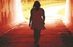 यूपी: बांदा में महिला ने प्रेमी के साथ मिलकर पति के मुंह और गुप्तांग में डाला तेजाब, हालत गंभीर; केस दर्ज