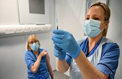 कोरोनाः ‘टीके की जमाखोरी कर रहे अमीर मुल्क’, WHO चीफ के बाद दक्षिण अफ्रीकी राष्ट्रपति ने कही भेदभाव की बात