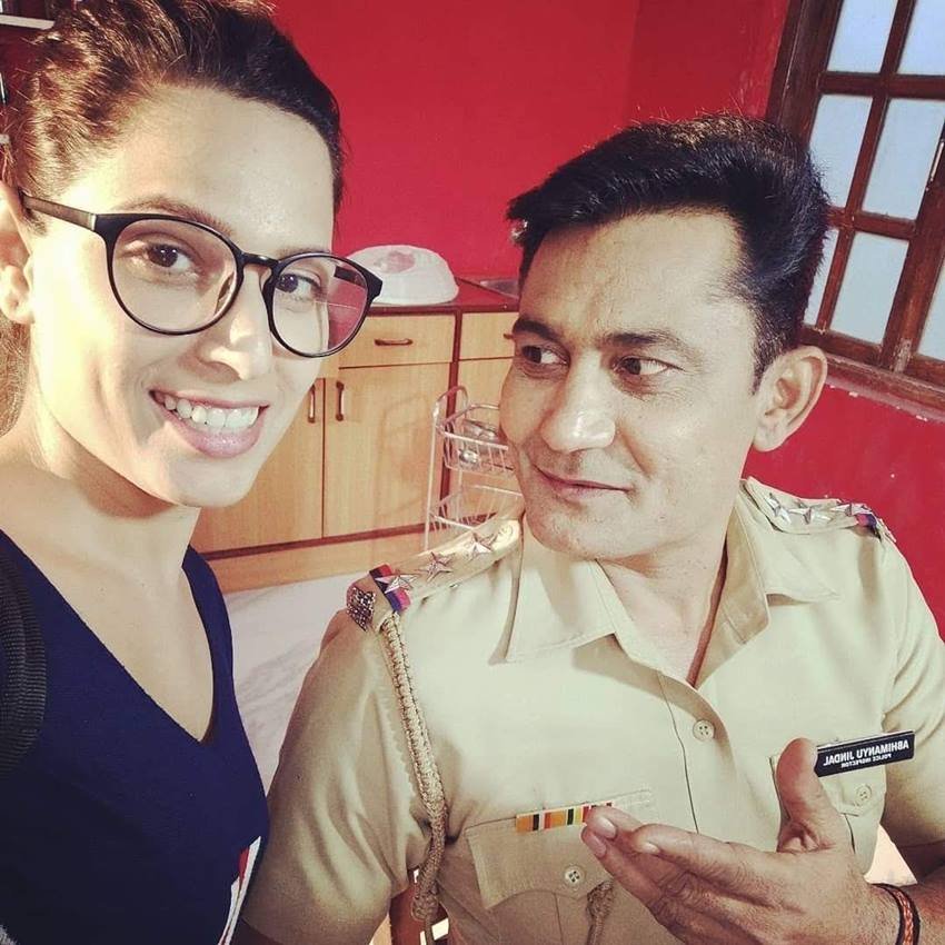 पुलिस के रोल में संजीव त्यागी खूब पसंद भी किये गए।