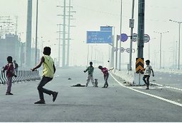 new year, delhi curfew