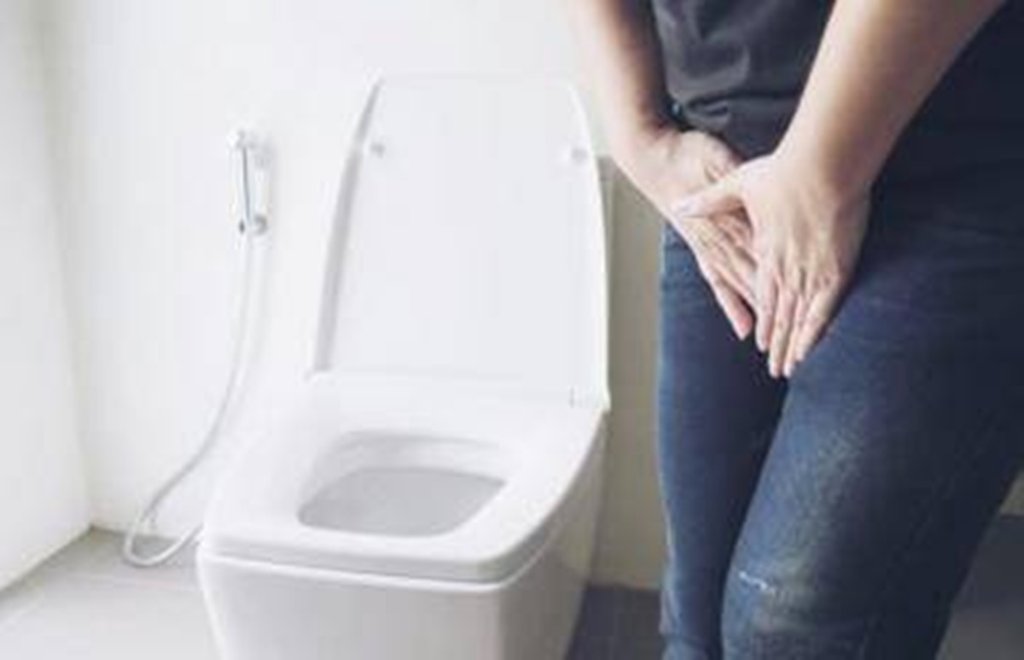 urine problem, frequent urination, urine color, urine test, diabetes, kidney infection