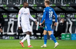 मैच के दौरान विरोधी खिलाड़ी पर थूका; मार्कस थुरम 5 मैच के लिए बैन, 37 लाख का जुर्माना भी लगा