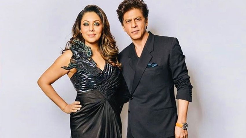Gauri Khan Miscarriage, Akshay Kumar Costar Shahrukh