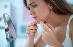 पिंपल्स और दाग-धब्बों जैसे 5 स्किन समस्याओं से छुटकारा दिलाने में असरदार है वैनिला, जानें क्या हैं फायदे