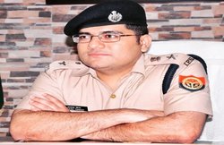 अमेरिकी कंपनी में जॉब छोड़ UPSC में पाई 138वीं रैंक, अब सक्सेस टिप्स शेयर कर चर्चा में हैं IPS आकाश तोमर