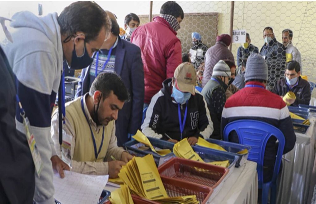 jammu kashmir ddc election results, news 18 debate show, amish devgan