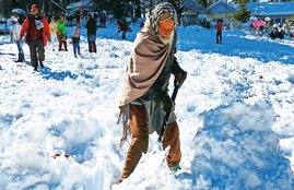 snowfall in kashmir