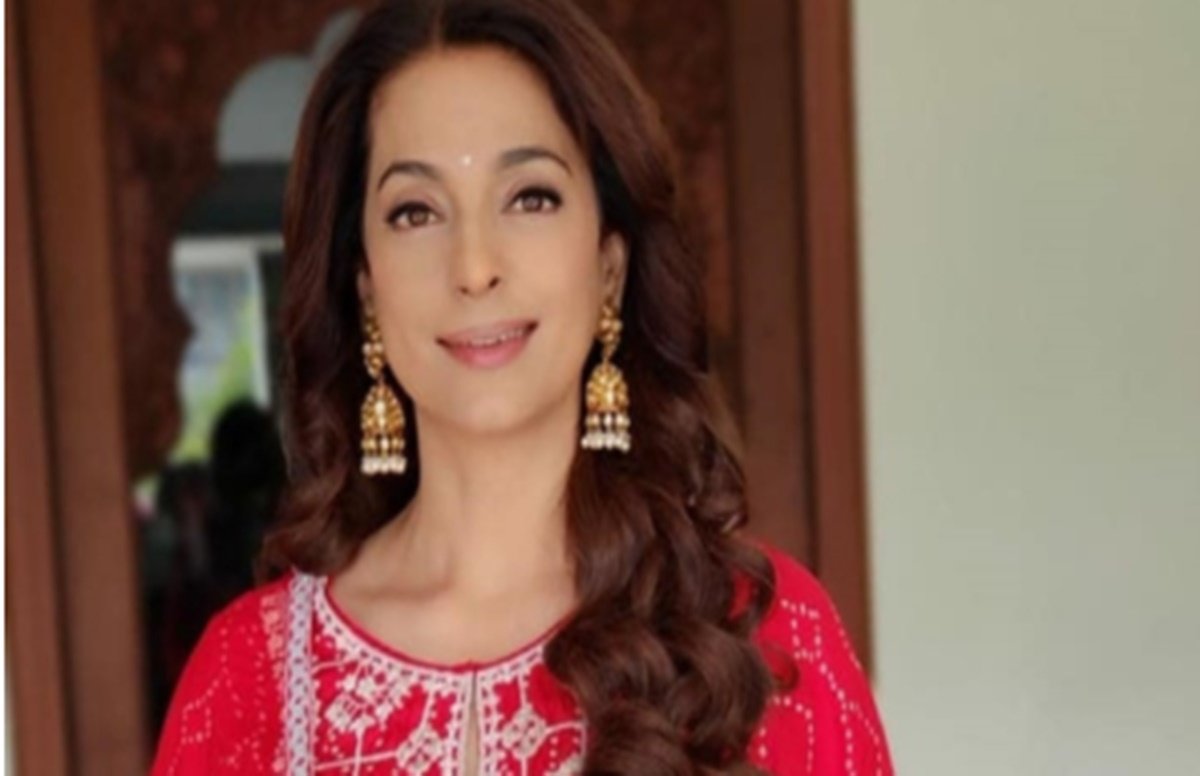 juhi chawla, juhi chawla diamond earring, juhi chawla lost earring