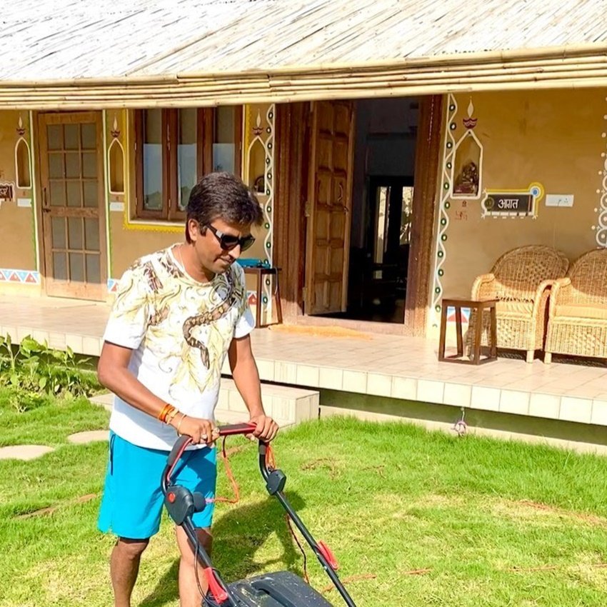 Kumar Vishwas Love Story, Kumare Vishwas networth