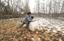 दुनिया मेरे आगे