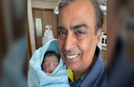 Mukesh Ambani, Mukesh Ambani networth, Akash Ambani