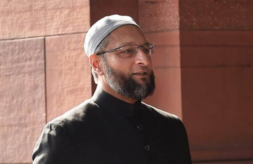 असदुद्दीन ओवैसी की पत्नी का नाम फरहीन ओवैसी (Asaduddin Owaisi Wife) हैं। उनके 6 बच्चे हैं, जिनमें 5 बेटियां और 1 बेटा हैं।