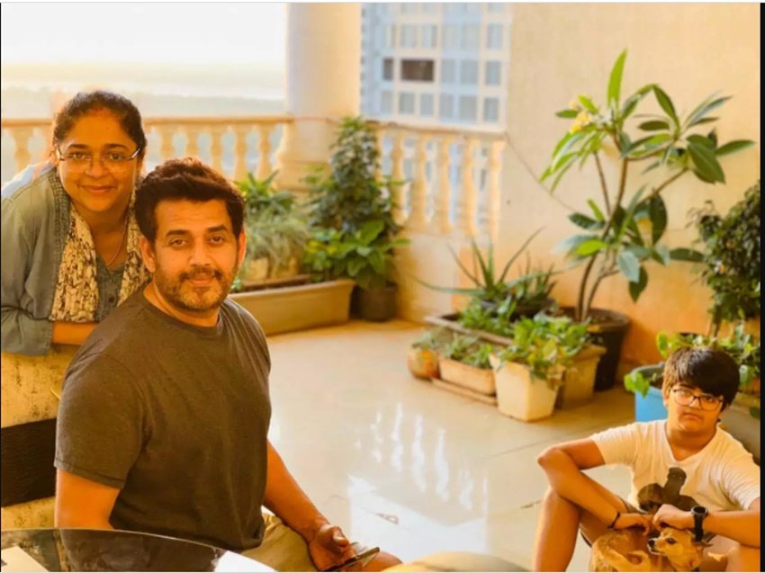 Ravi kishan Education, Ravi Kishan Wife