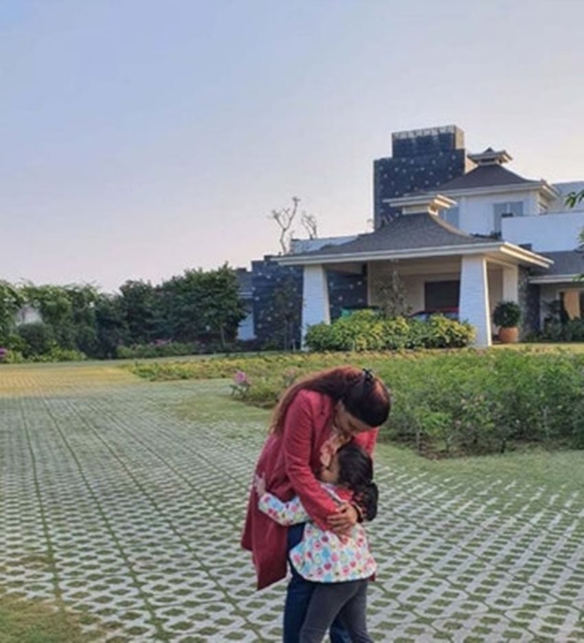 Sakshi Dhoni Lifestyle, MS Dhoni Farmhouse, Yuzvendra Chahal with Dhoni