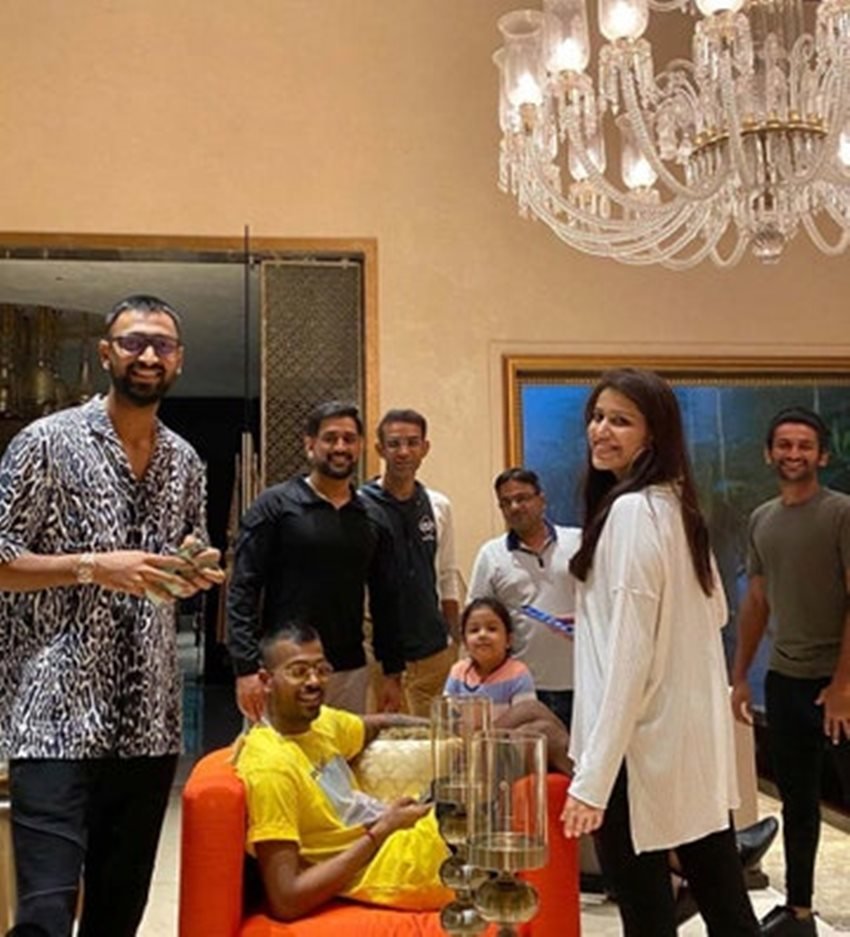 Sakshi Dhoni Lifestyle, MS Dhoni Farmhouse, Yuzvendra Chahal with Dhoni