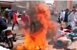 farmers protest, sp worker