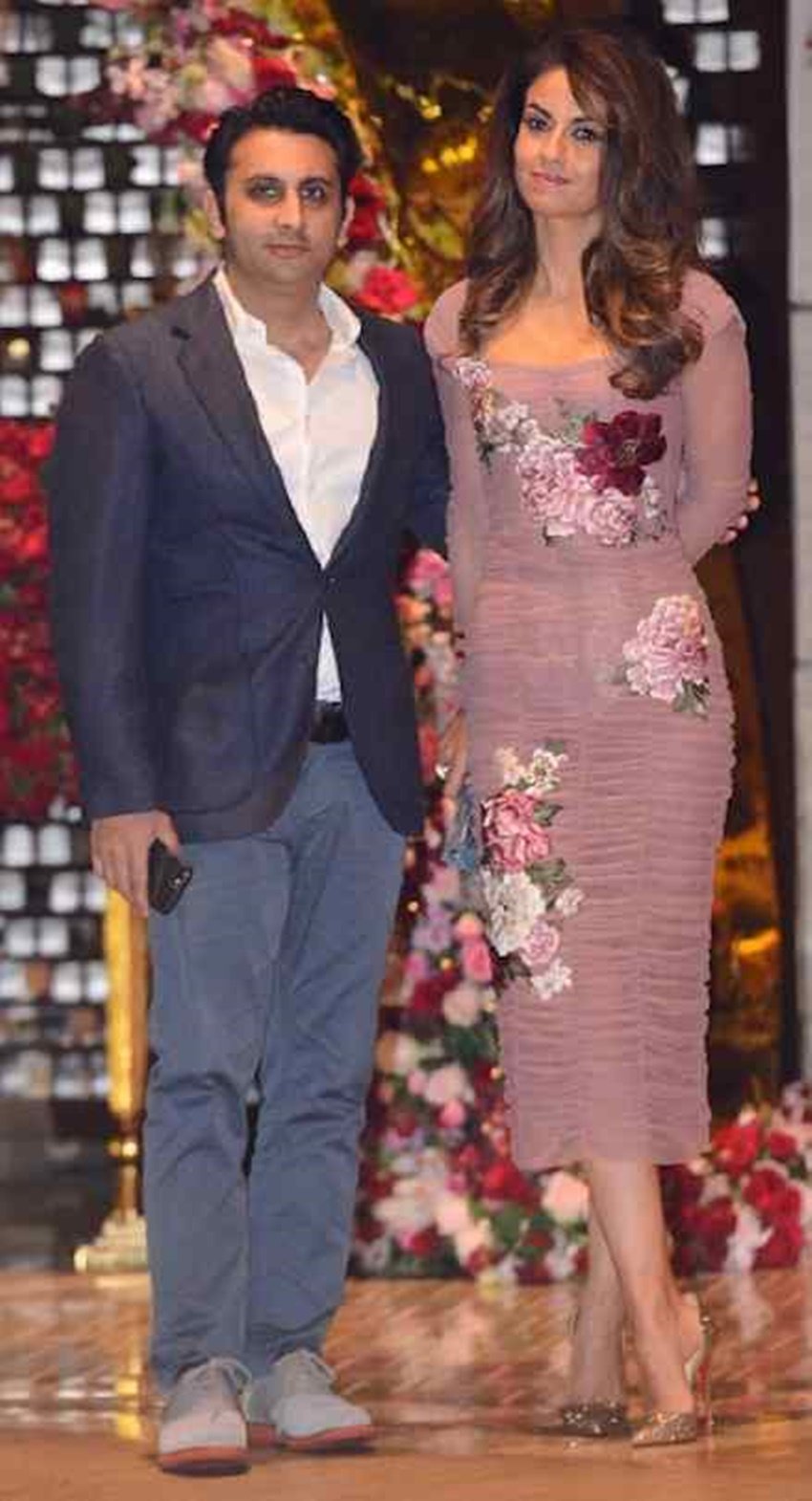 इंगलैंड मेंलंदन स्कूल ऑफ इकॉनमिक्स से उन्होंने मास्टर्स की डिग्री ली। यहीं उनकी मुलाकात अदार पूनावाला से हुई। हालांकि इससे पहले वह एक बार गोवा में विजय माल्या की पार्टी में अदार से मिल चुकी थीं।