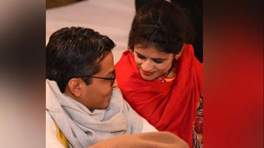 संकल्प शर्मा ने अपनी ही बैच की महिला आईपीएस शालिनी अग्निहोत्री से शादी रचाई है।