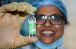 पहले दिन 1,65,714 लोगों को लगा कोविड वैक्सीन का टीका, 3351 सत्र में किया गया वैक्सीनेशन का कार्यक्रम