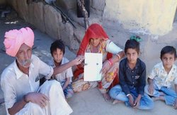 लड़की के घर पकड़ा गया, भागकर पहुंच गया पाकिस्तान, अब परिवार लगा रहा पीएम मोदी से गुहार