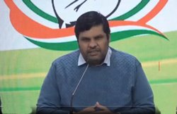 गौरव वल्लभ ने पूछा- हर हिंदुस्तानी को वैक्सीन मुफ्त मिलेगी या नहीं? एंकर बोलीं- ये बीजेपी के दफ्तर में नहीं बनी