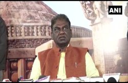 MP: वैक्सीन ट्रायल में हिस्सा लेने वाले की मौत, बोले स्वास्थ्य मंत्री- आधे घंटे बाद दिख जाते हैं साइड इफेक्ट्स, पर इस केस में कुछ ना नजर आया