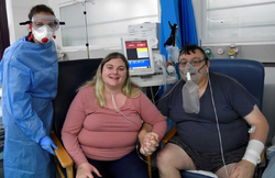 जिंदगी दामन छुड़ाने लगी तो कोविड वार्ड में ही रचा लिया ब्याह, नवदंपति बोले-शादी के बाद उनके भीतर जीने की ललक जागी