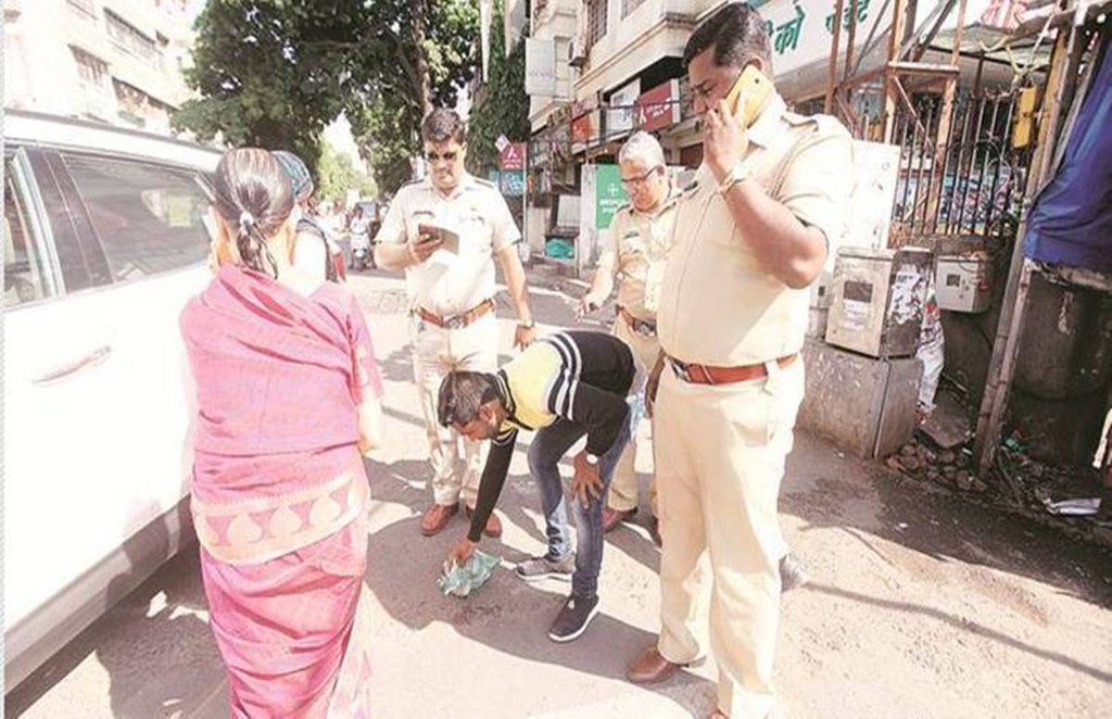 सड़क पर गंदगी स्‍वीकार नहीं। फाइल फोटो।
