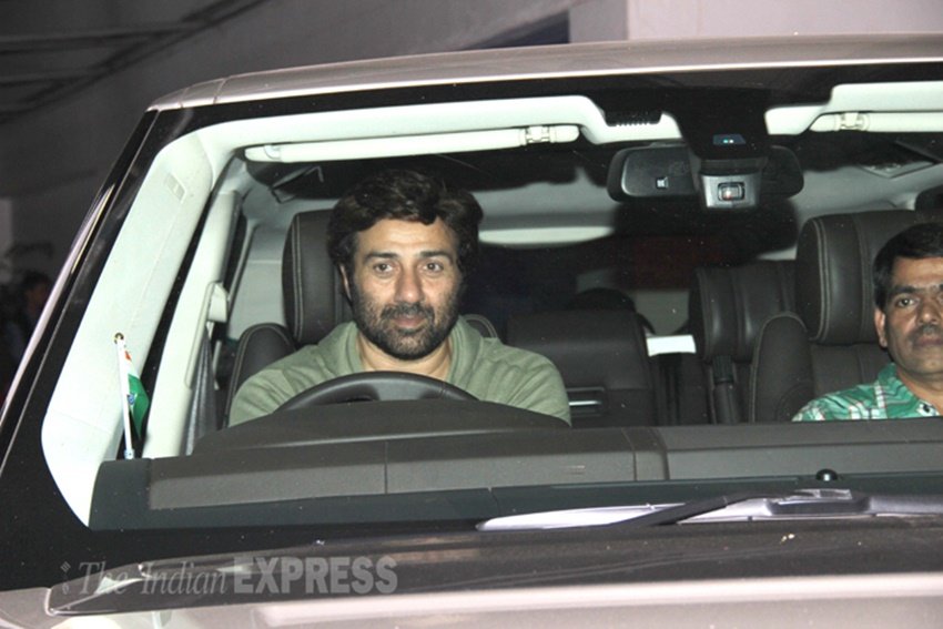 Hema Malini Sunny Deol Rift, Sunny Deol Stepmother, Dharmendra Wife