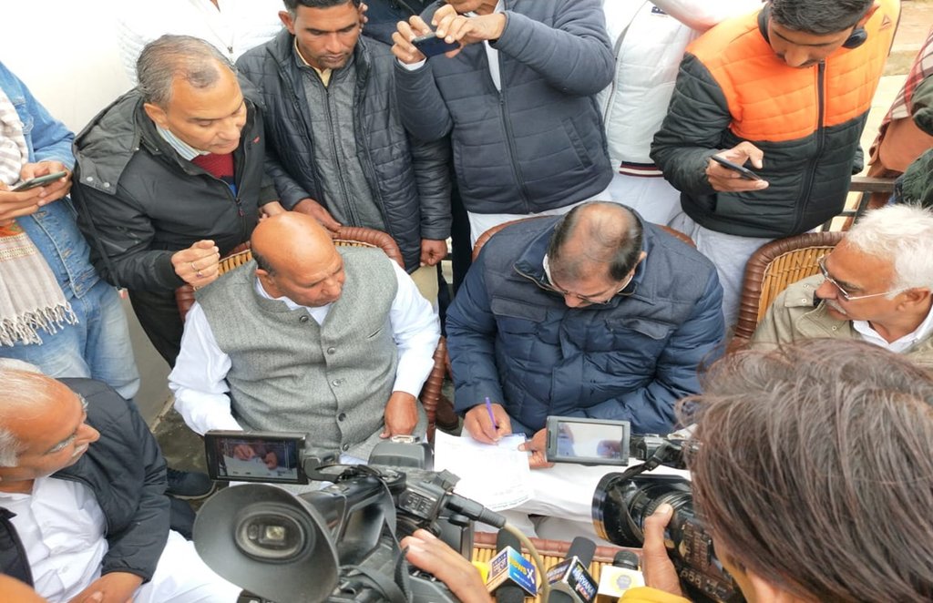 अभय सिंह चौटाला ने हरियाणा विधानसभा स्पीकर को पत्र लिखा है। 