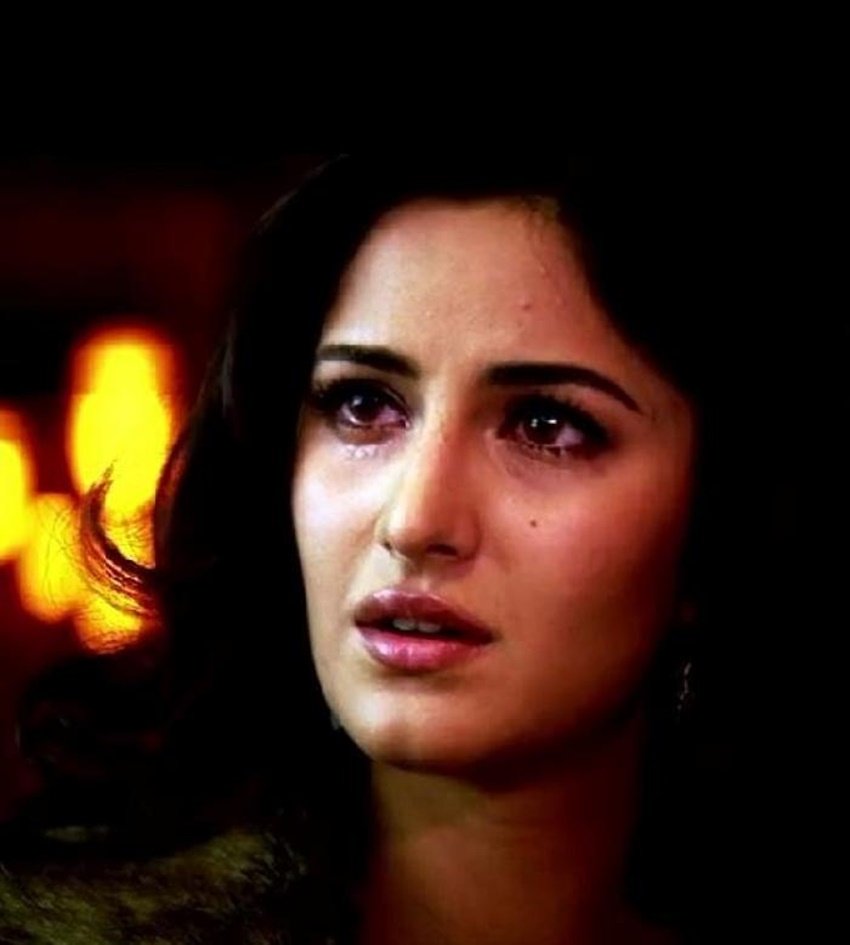 कैटरीना कैफ के पिता का नाम मोहम्मद कैफ था। कैफ कश्मीर के रहने वाले थे और कैटरीना की मां ब्रिटिश थीं। जब कैटरीना काफी छोटी थीं तब उनके माता पिता का तलाक हो गया। कैटरीना की परवरिश उनकी मां ने ही की है।