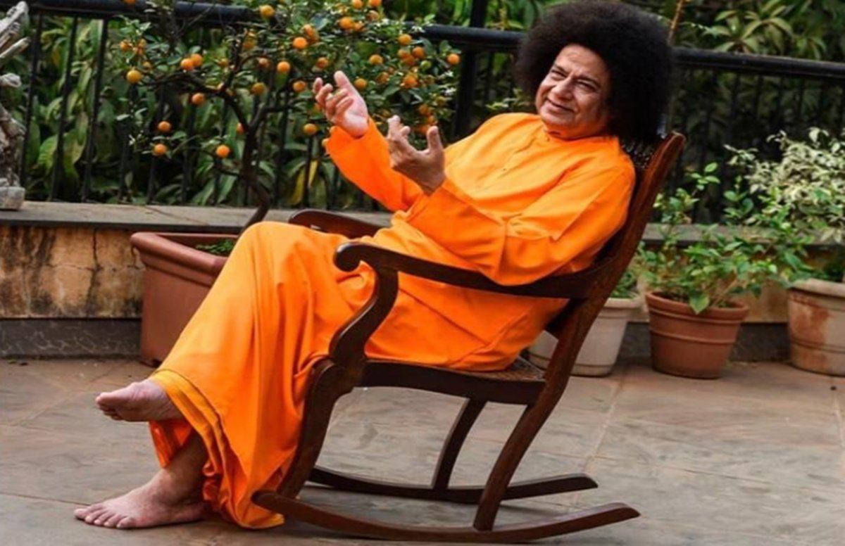 anup jalota, anup jalota as sathya sai baba, anup jalota film