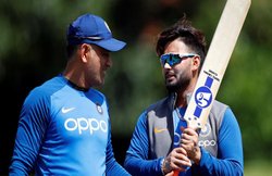 ऑस्ट्रेलिया से आने के बाद महेंद्र सिंह धोनी से मिले ऋषभ पंत, साक्षी ने शेयर की फोटो