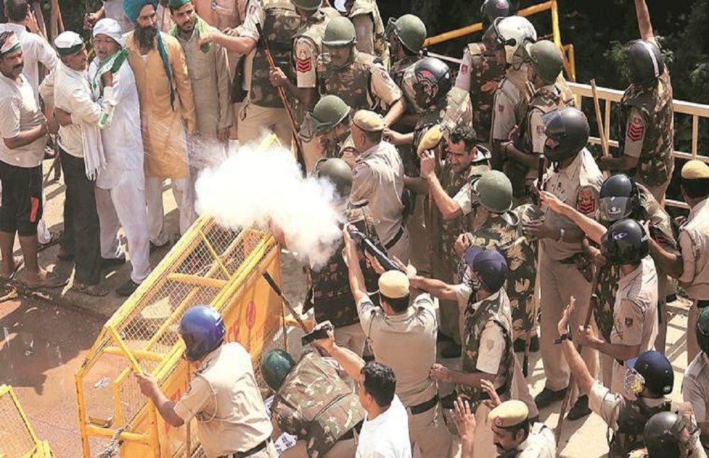 Singhu Border, Singhu Border Farmers Protests, Farmers Protest, Farms Law, Delhi Police, Protest Against Farms Law, Farmers Protest Latest News, jansatta