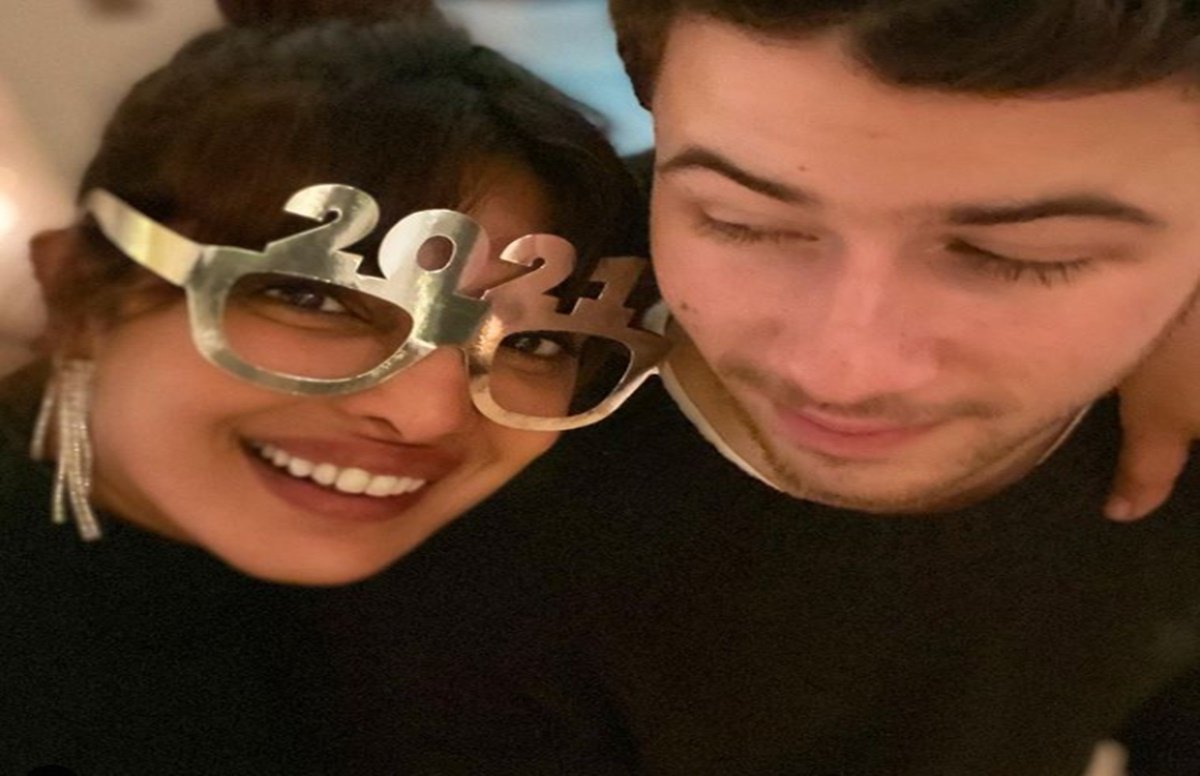 new year celebration of bollywood celebs, akshay kumar, priyanka chopra,