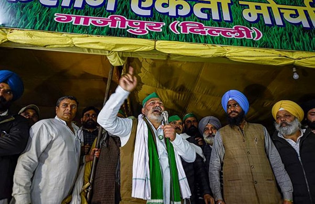 गाजीपुर बॉर्डर पर किसान नेता राकेश टिकैत (PTI)। 