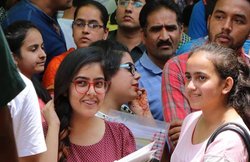Sarkari Naukri: यूपी, राजस्थान, बिहार, हरियाणा और दिल्ली समेत इन राज्यों में निकली हैं सरकारी नौकरी
