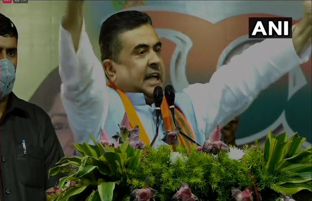 बीजेपी नेता सुवेंदु अधिकारी ने खजूरी, पूर्वी मेदिनीपुर में रैली की।