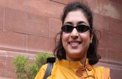 मानी जाती हैं ममता बनर्जी की करीबी, अब बीजेपी में जाने की अटकलें; जानिये कौन हैं शताब्दी रॉय