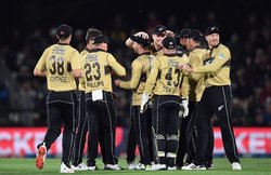 14 करोड़ में बिके ग्लेन मैक्सवेल 1 रन पर आउट, IPL में नहीं बिके क्रिकेटर ने 170 के स्ट्राइक रेट से ठोके रन, न्यूजीलैंड ने ऑस्ट्रेलिया को हराया