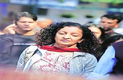 प्रश्न उठाता जश्न