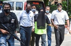 बेंगलुरु से मुंबई लाया गया गैंगस्टर रवि पुजारी, अदालत ने नौ मार्च तक पुलिस हिरासत में भेजा