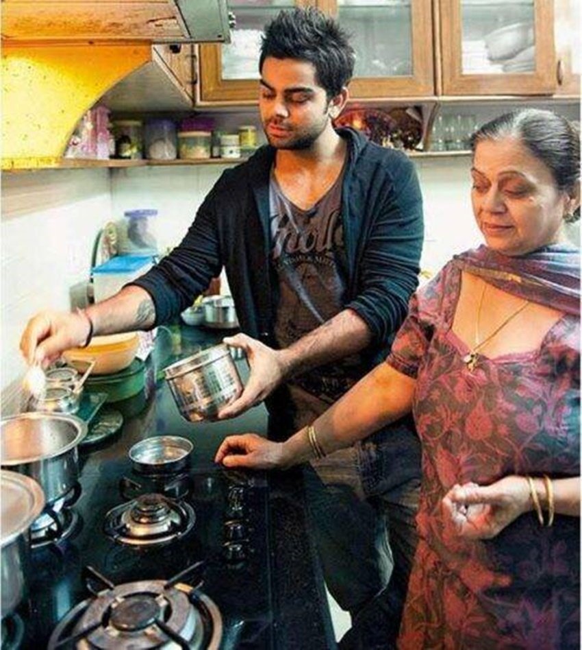 Virat Kohli Fees, Anushka Sharma Networth