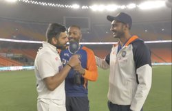 अक्षर पटेल के इंटरव्यू में विराट कोहली की एंट्री, गुजराती में कही यह बात, हार्दिक पंड्या ने लिए मजे; देखें Video