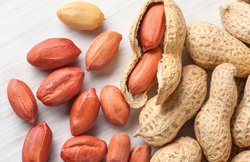 Weight Loss: बढ़ते वजन पर लगेगा लगाम, आज ही डाइट में शामिल करें मूंगफली