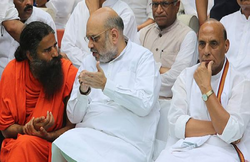 राकेश टिकैत का इलाज कर चुके हैं आचार्य बालकृष्ण, BKU नेता के गांव में रामदेव भी कर चुके हैं योग का प्रोग्राम