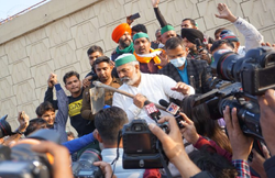 अब US फुटबॉल टूर्नामेंट के बीच चल गया किसान आंदोलन से जुड़ा ये विज्ञापन, पंजाबी सिंगर जैजी बी बोले- सब दुनिया देख रही है