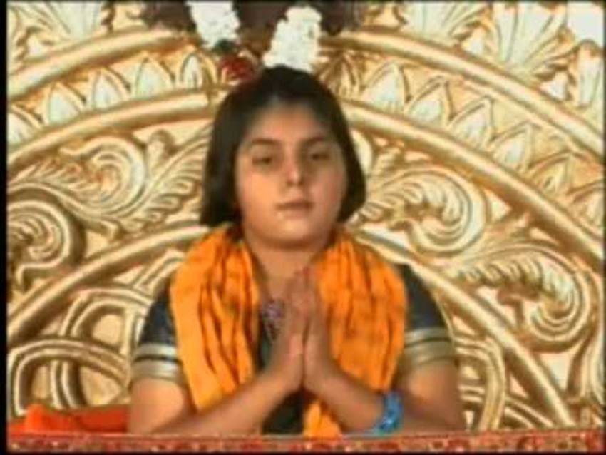 जब बच्चे पढ़ाई और खेल कूद में व्यस्त रहते हैं, जया 9 साल की उम्र में ही संस्कृत में लिंगाष्टकम, शिव - तांडवस्तोत्रम, रामाष्टकम आदि स्तोत्र गा लेती थीं।